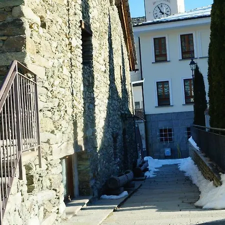Meizon De Vic Apartment