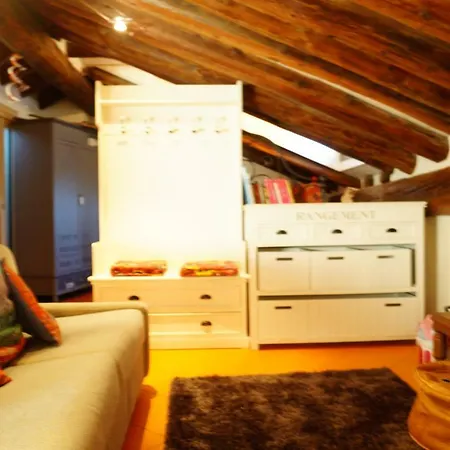 Meizon De Vic Apartment *
